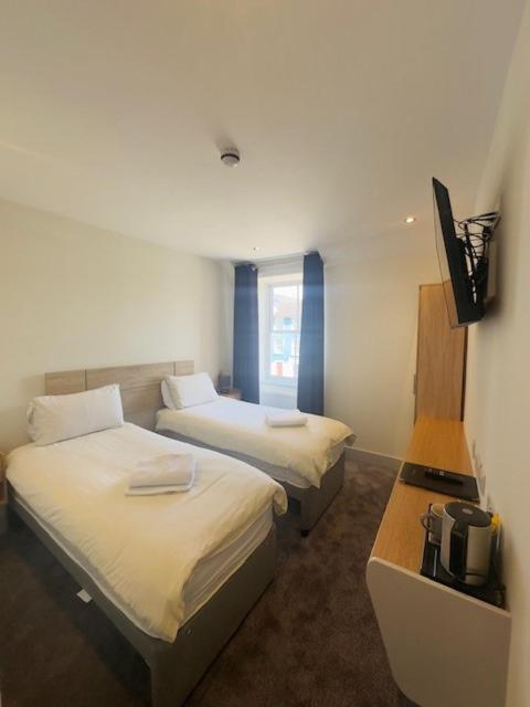 The White Lion Hotel Machynlleth Εξωτερικό φωτογραφία