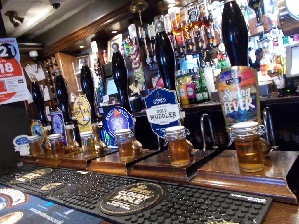 The White Lion Hotel Machynlleth Εξωτερικό φωτογραφία