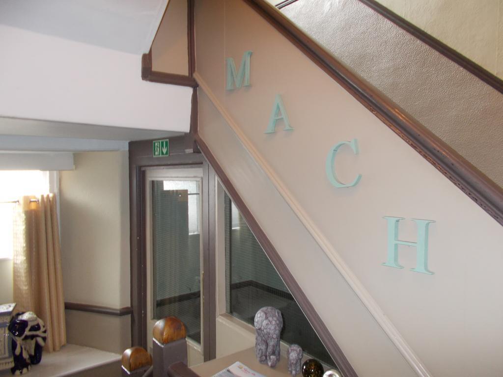 The White Lion Hotel Machynlleth Εξωτερικό φωτογραφία
